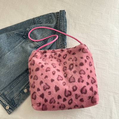 Chic Leopard Furry Shoulder Bag for Trendy Fashionistas