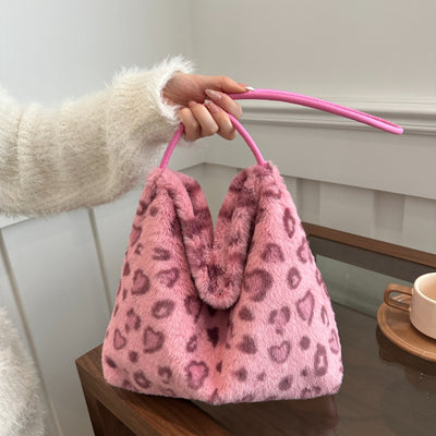 Chic Leopard Furry Shoulder Bag for Trendy Fashionistas