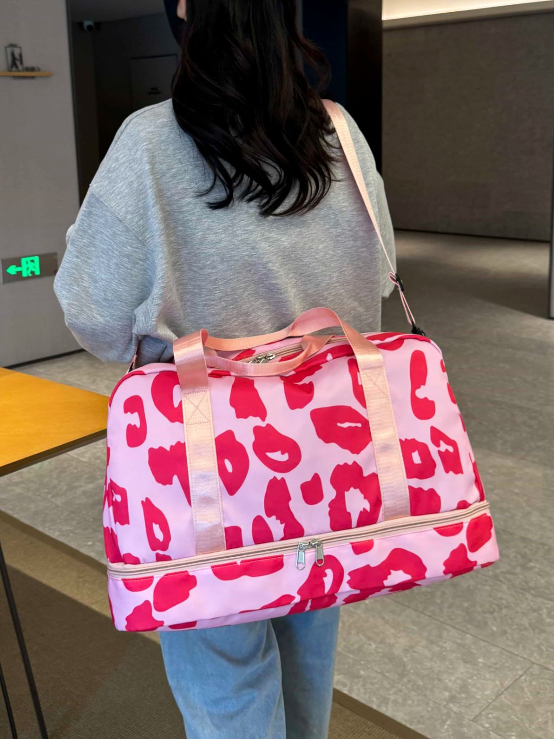 Stylish Oxford Cloth Leopard Travel Bag for All Adventures