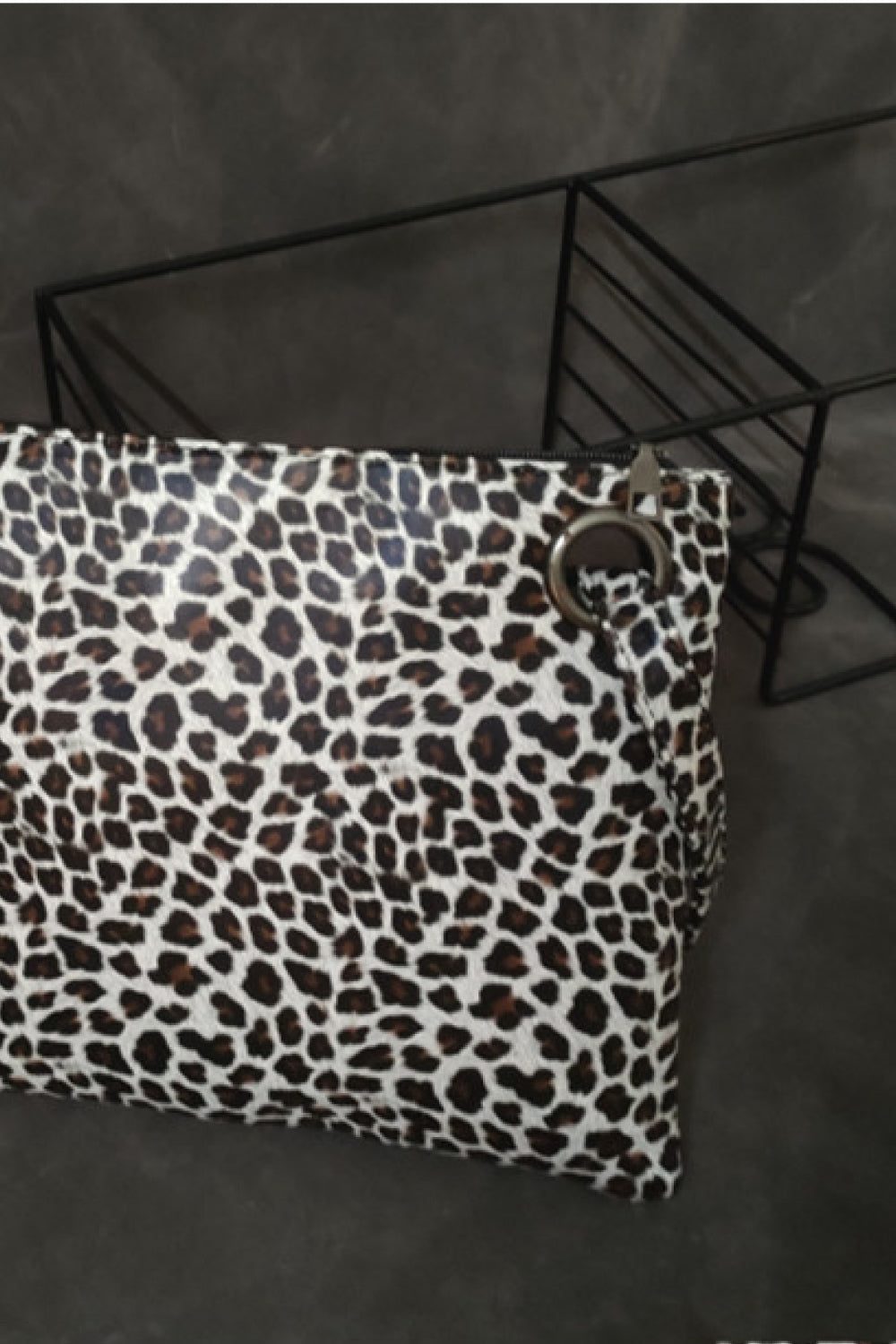 Trendy Leopard PU Leather Clutch for Stylish Outings