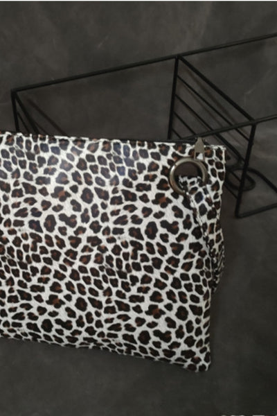 Trendy Leopard PU Leather Clutch for Stylish Outings