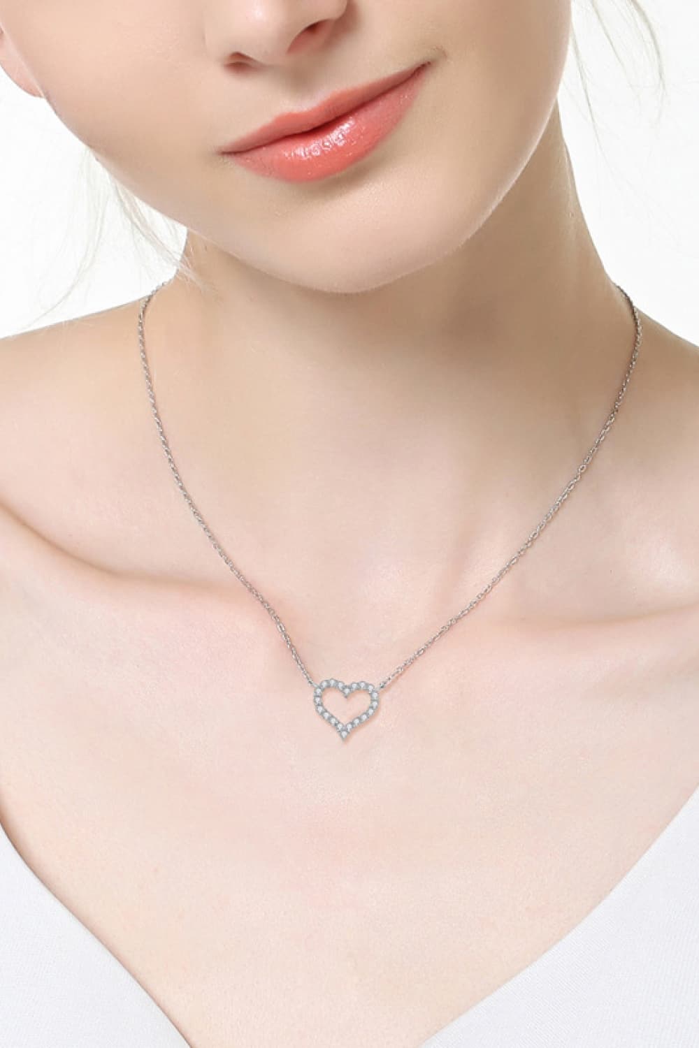 Sparkling Moissanite Heart Necklace for Romantic Gifting