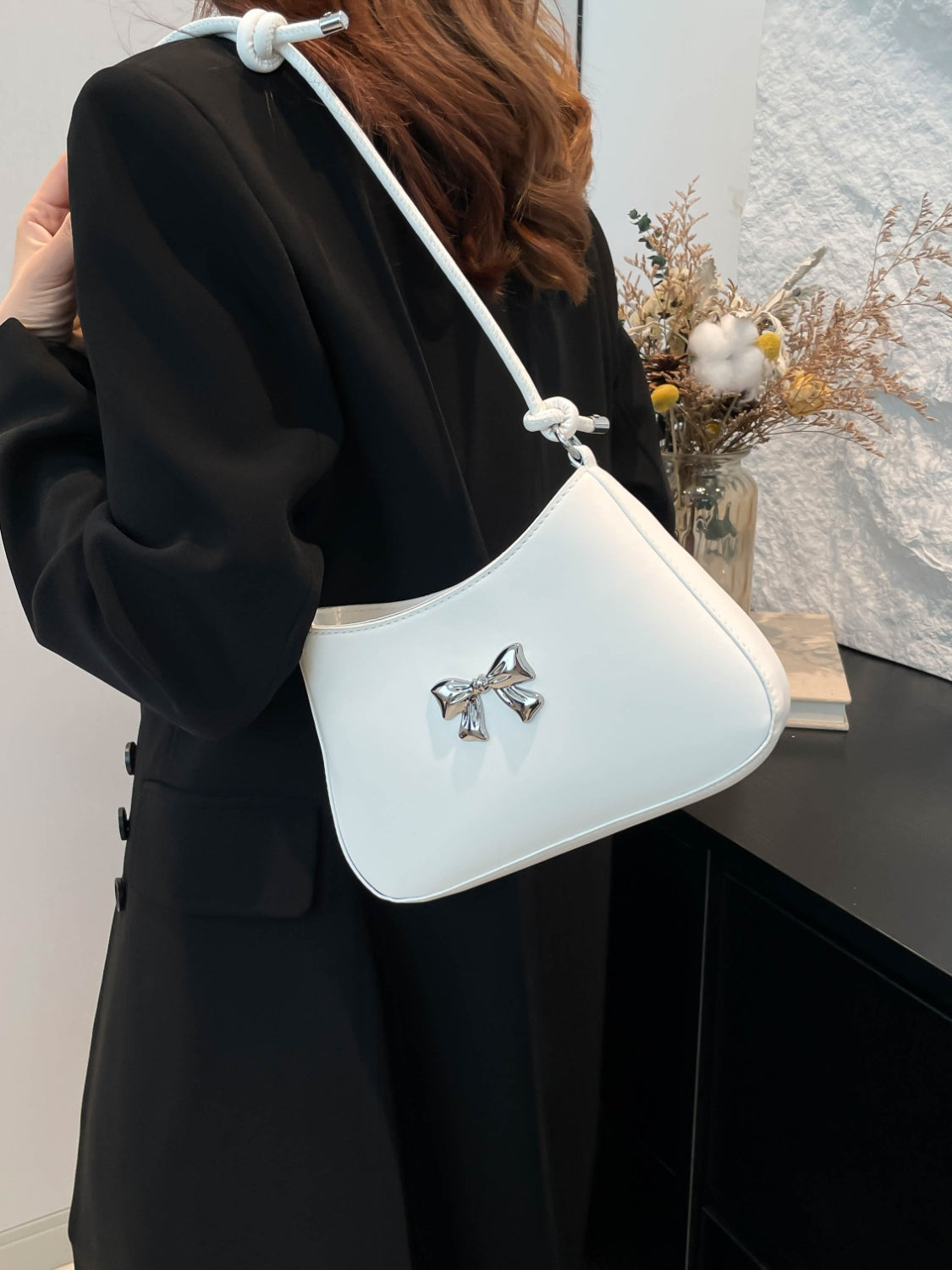 Chic Bow PU Leather Knotted Strap Handbag for Any Occasion