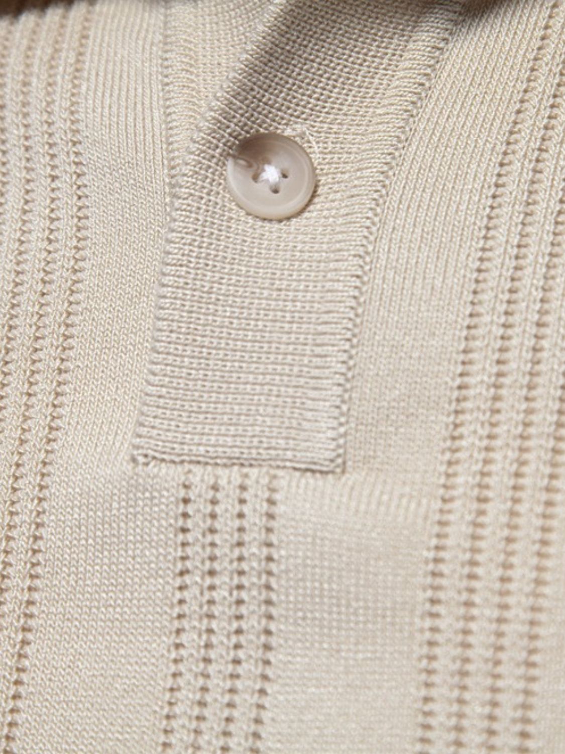Men's Collared Neck Short Sleeve Knit Polo for Every Occasion