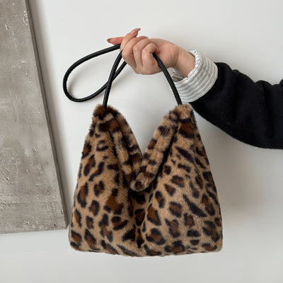Chic Leopard Furry Shoulder Bag for Trendy Fashionistas