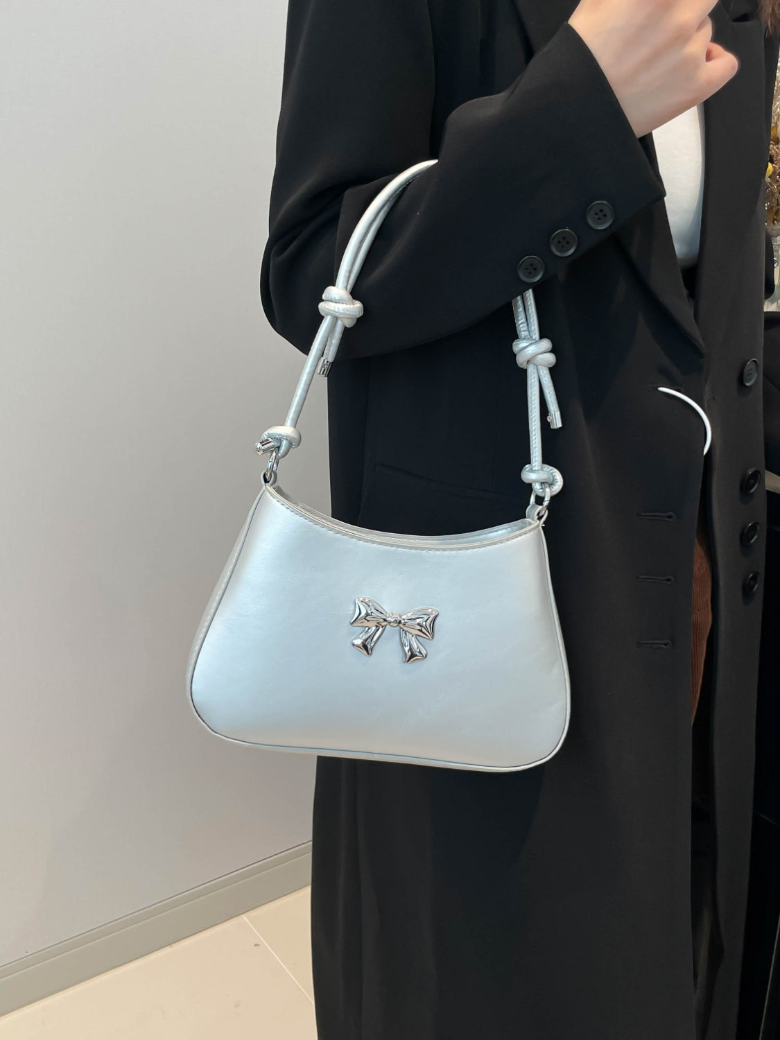 Chic Bow PU Leather Knotted Strap Handbag for Any Occasion