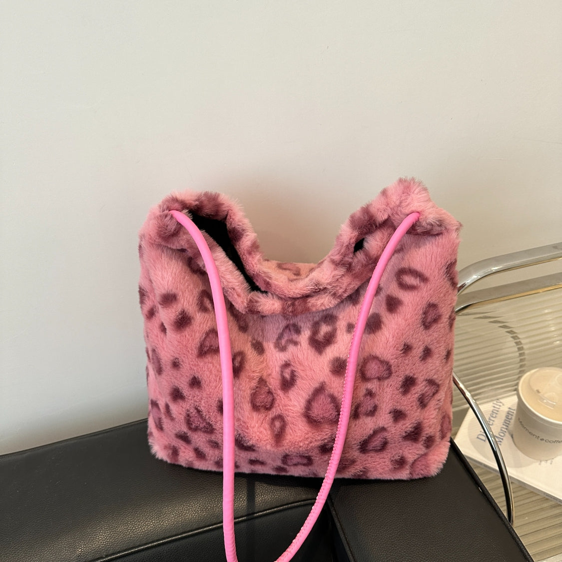 Chic Leopard Furry Shoulder Bag for Trendy Fashionistas