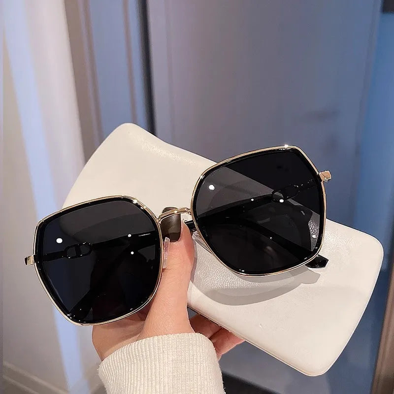 Square Frame Fashion Sunglasses