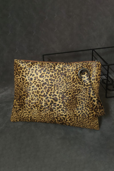 Trendy Leopard PU Leather Clutch for Stylish Outings