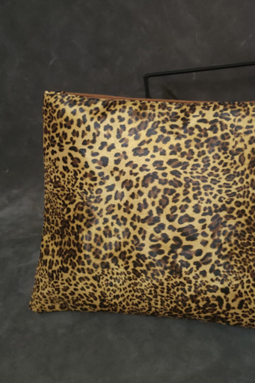 Trendy Leopard PU Leather Clutch for Stylish Outings
