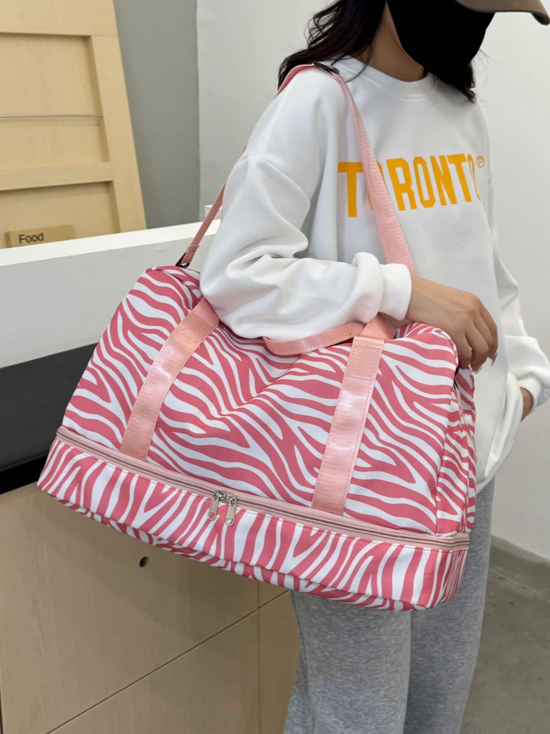Stylish Oxford Cloth Leopard Travel Bag for All Adventures
