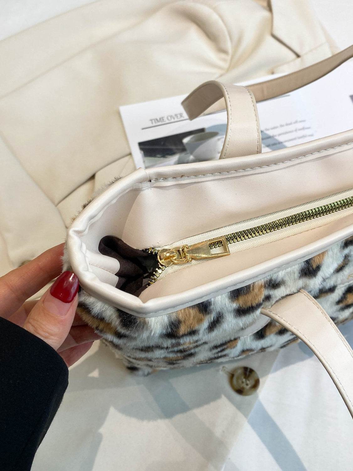 Leopard Faux Fur Tote Bag with Coin Purse for Chic Style