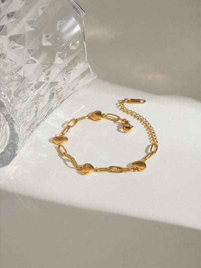 Chic 18K Gold-Plated Heart Bracelet with Adjustable Fit
