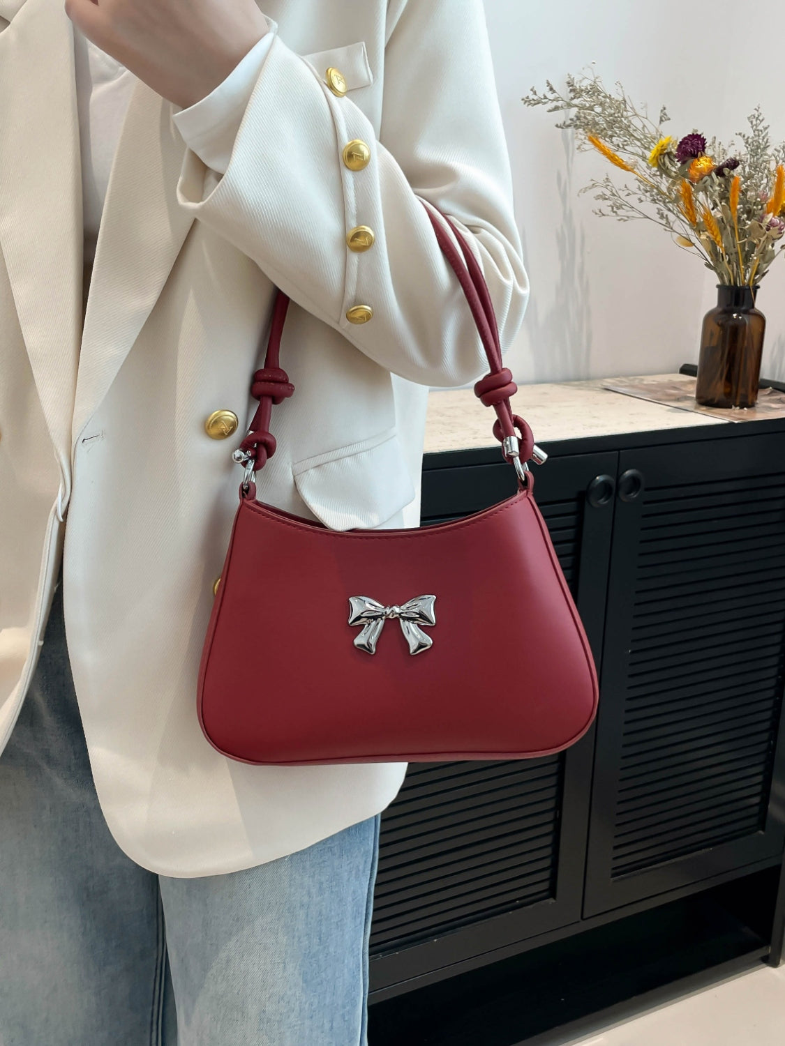 Chic Bow PU Leather Knotted Strap Handbag for Any Occasion