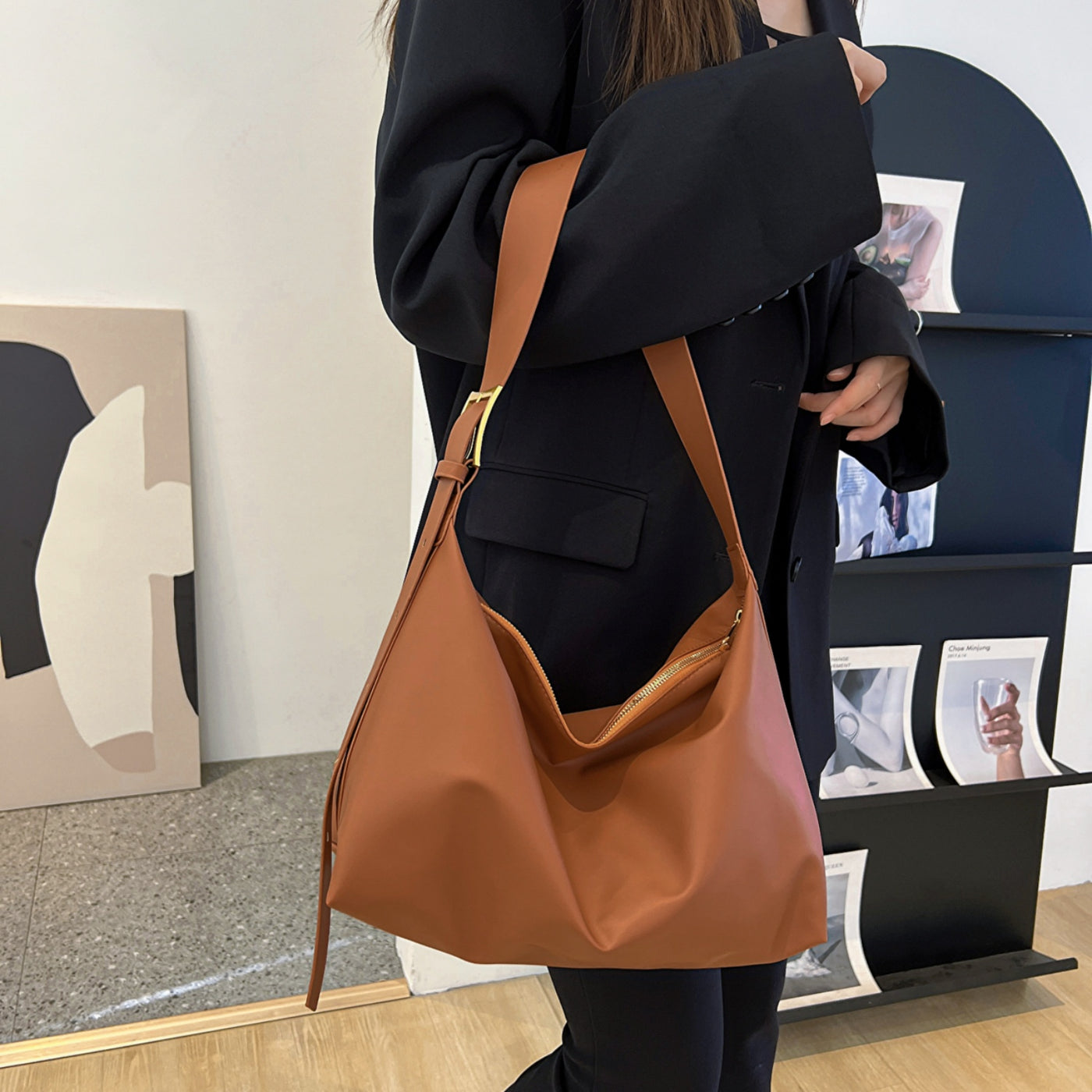 Chic Adjustable Strap PU Leather Handbag for Every Occasion