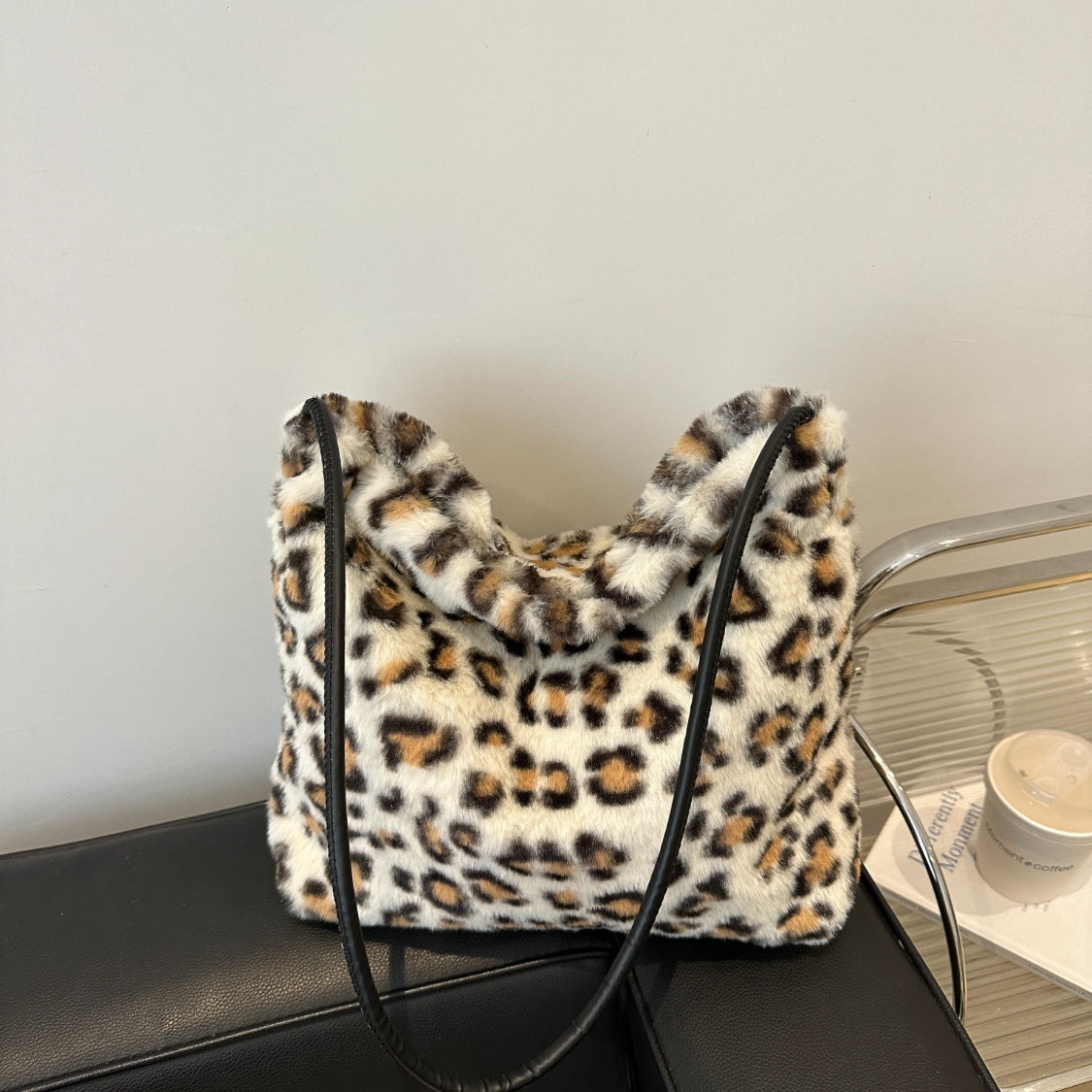 Chic Leopard Furry Shoulder Bag for Trendy Fashionistas