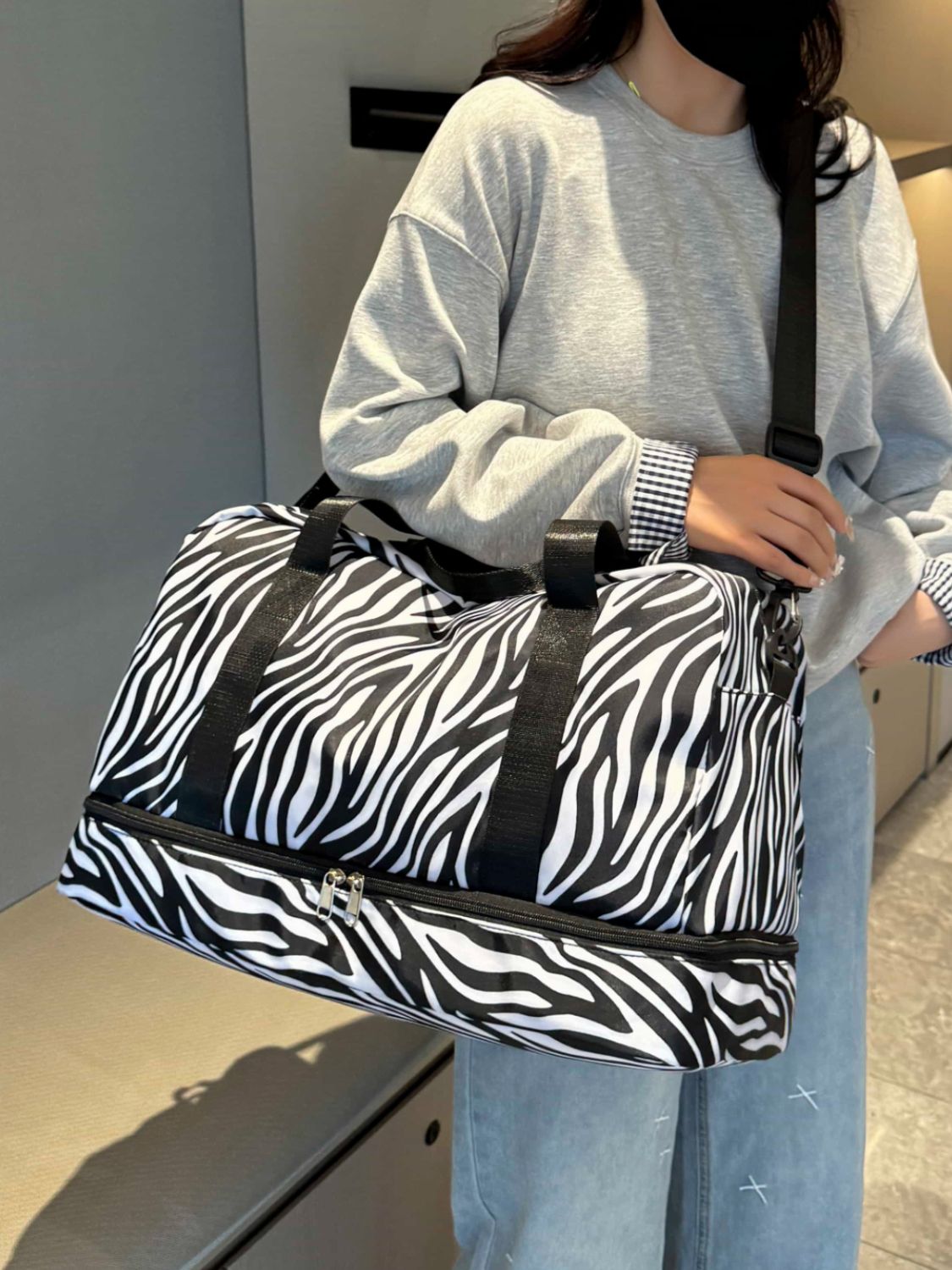 Stylish Oxford Cloth Leopard Travel Bag for All Adventures