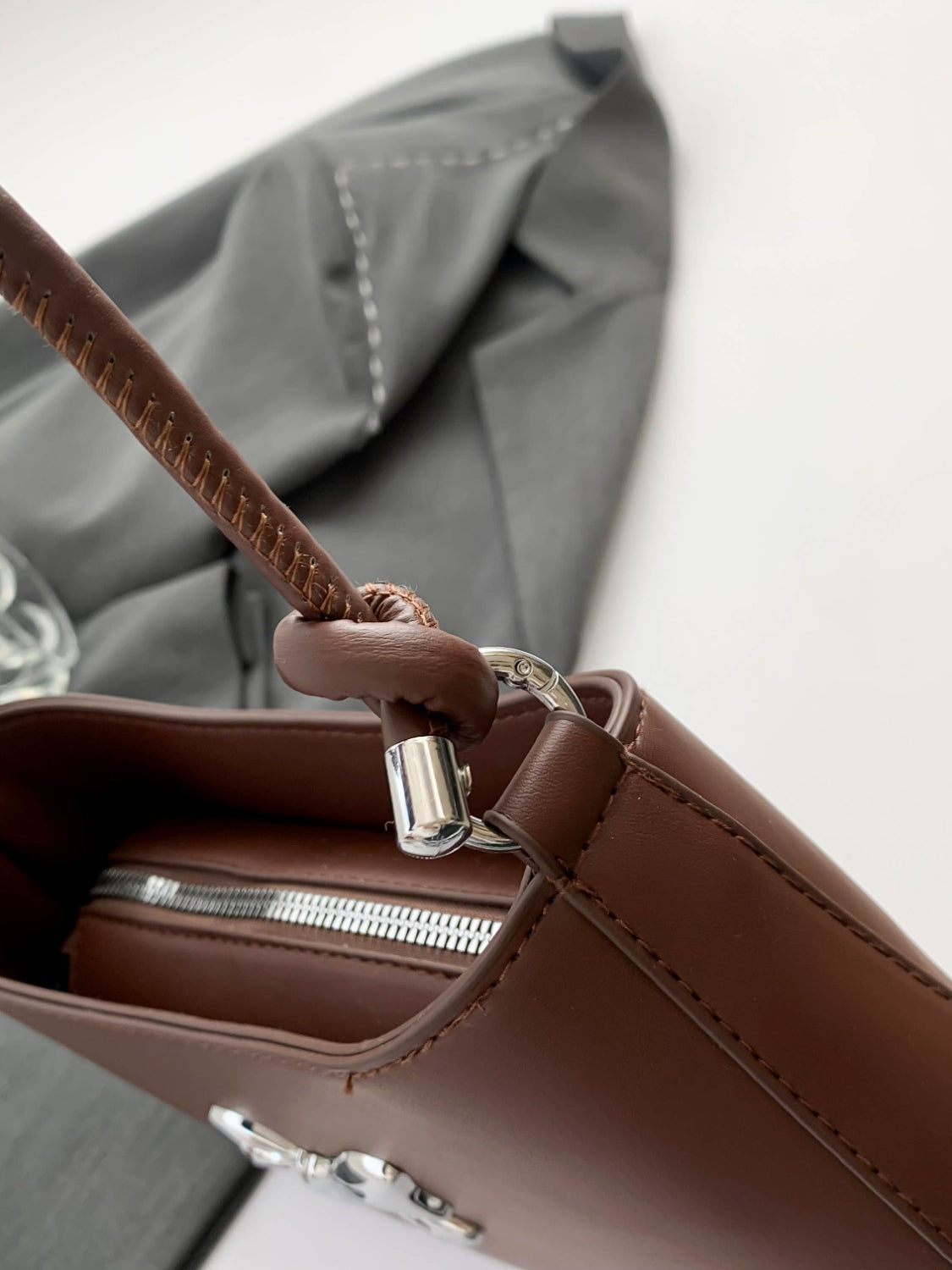 Chic Bow PU Leather Knotted Strap Handbag for Any Occasion