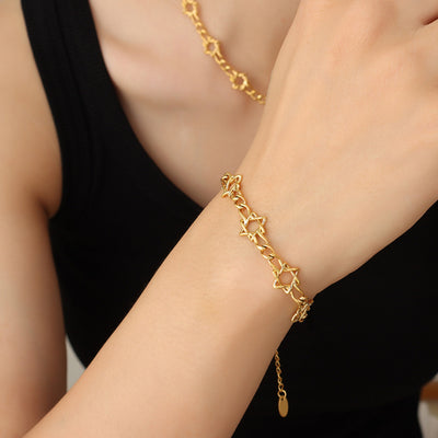 Elegant 18K Gold-Plated Titanium Steel Bracelet with Heart Links