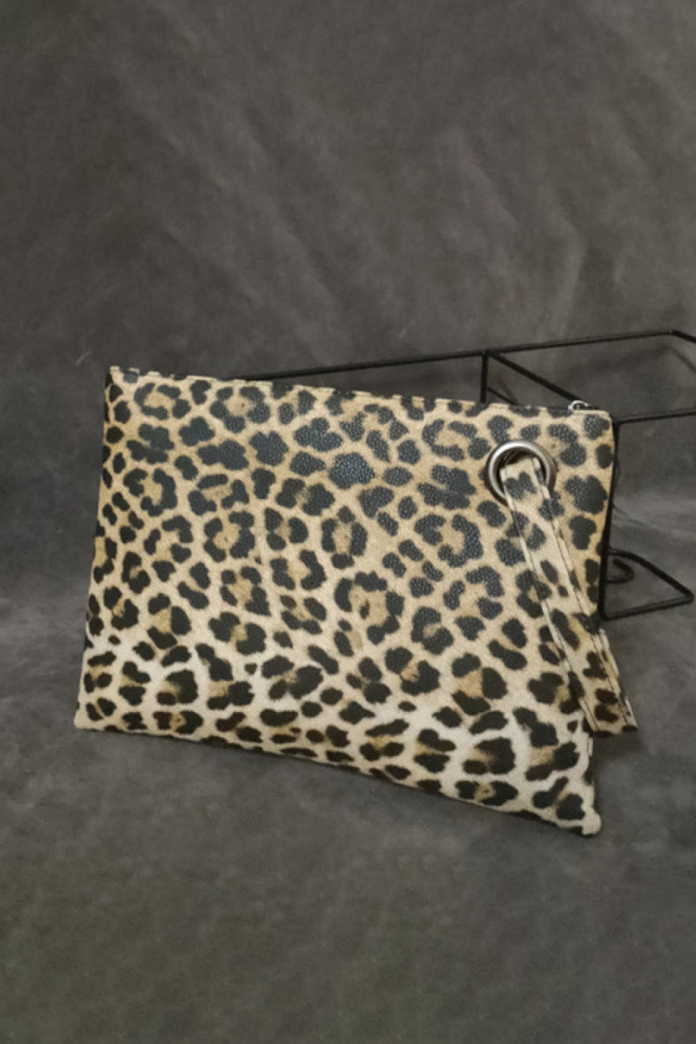 Trendy Leopard PU Leather Clutch for Stylish Outings