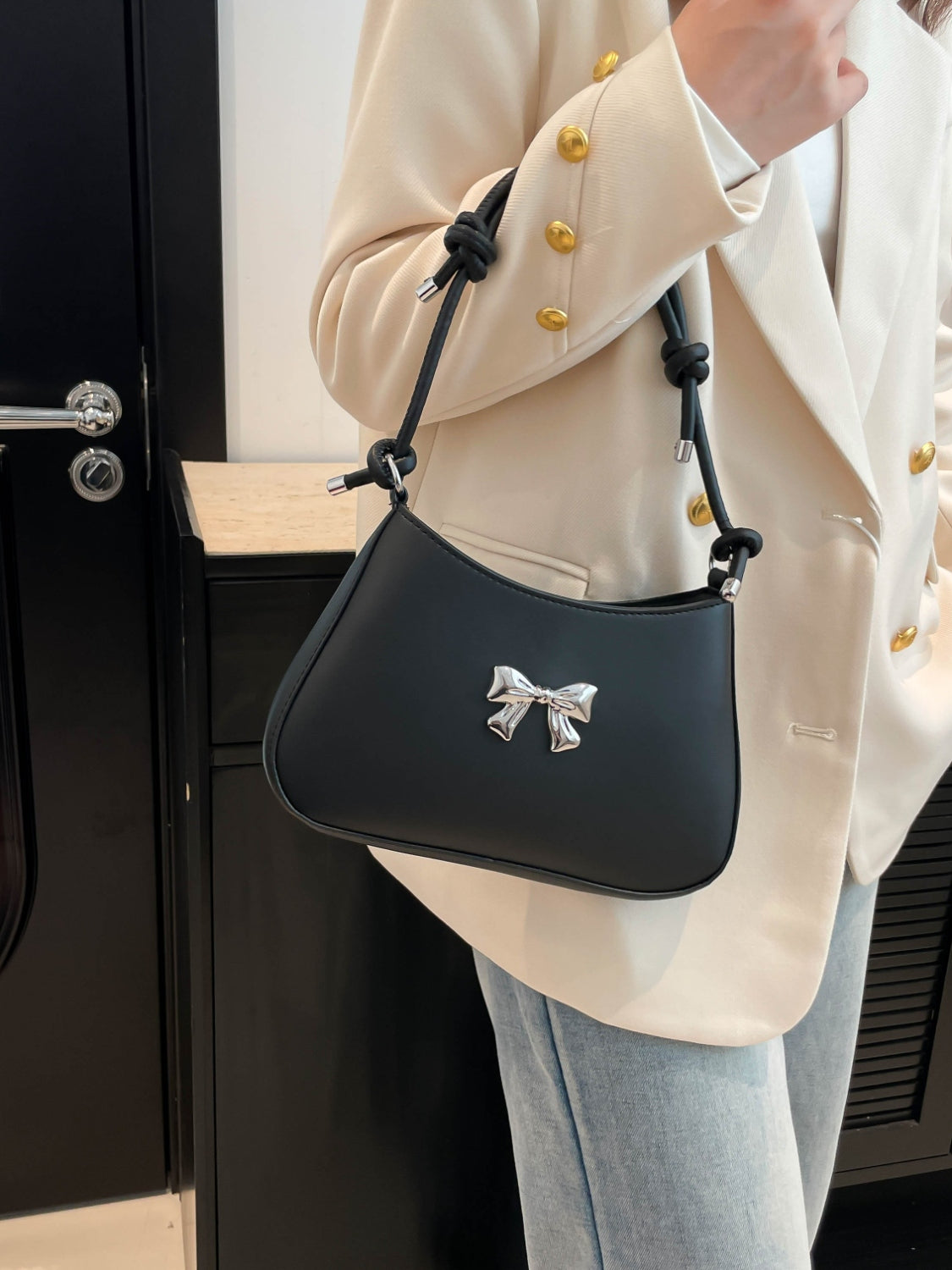 Chic Bow PU Leather Knotted Strap Handbag for Any Occasion