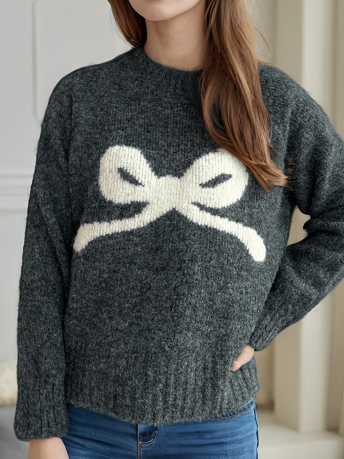 Chic Bow Round Neck Sweater - Soft Knit, Cozy & Versatile