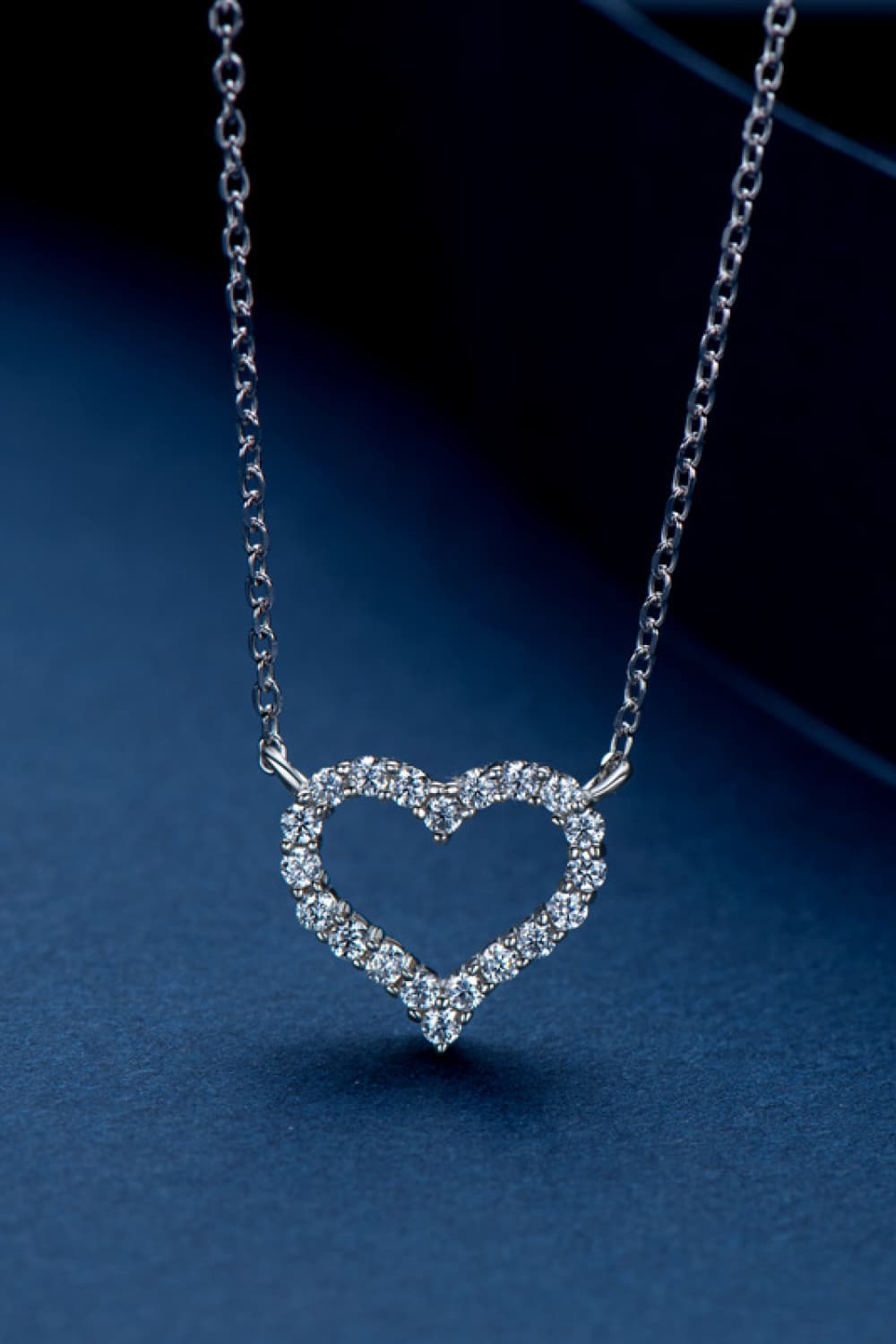 Sparkling Moissanite Heart Necklace for Romantic Gifting