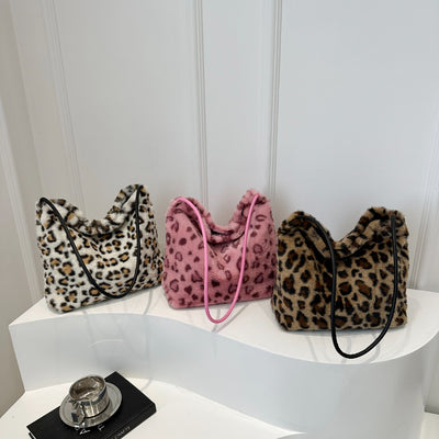 Chic Leopard Furry Shoulder Bag for Trendy Fashionistas