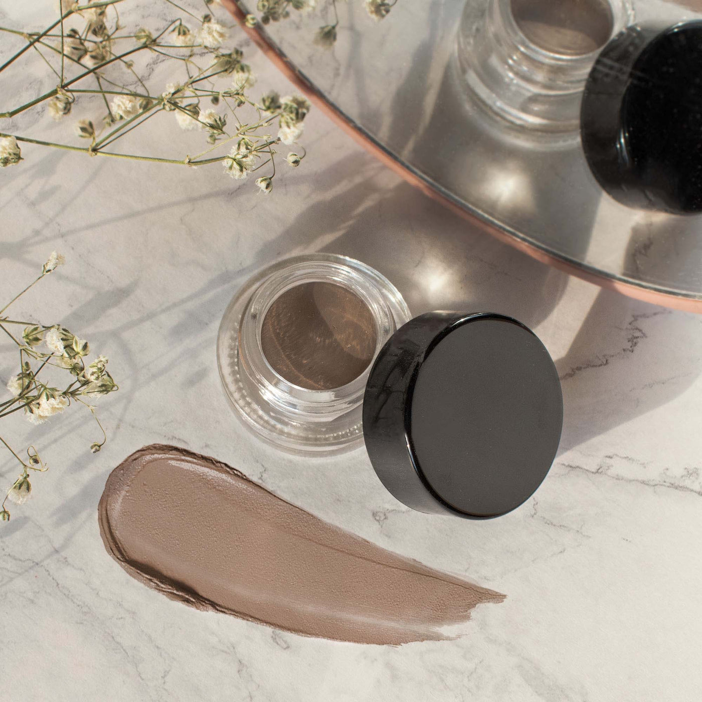 Coffee Brow Pomade: Effortlessly Defined, Smudge-Proof Brows