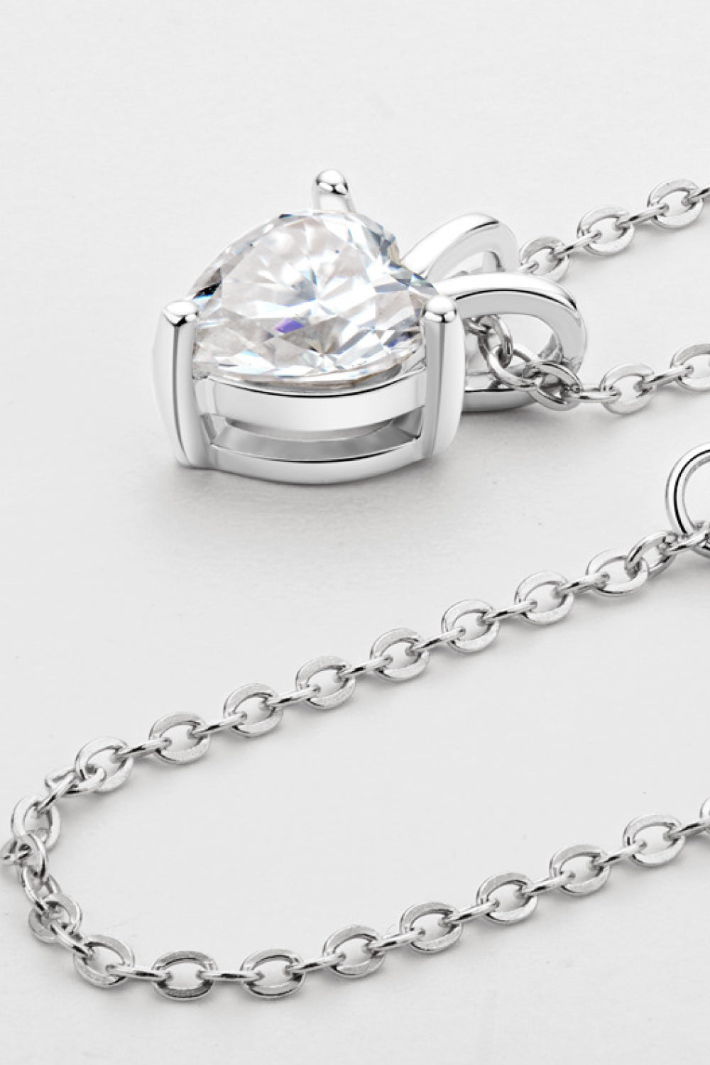 Exquisite 1 Carat Moissanite Heart Necklace - Perfect Gift