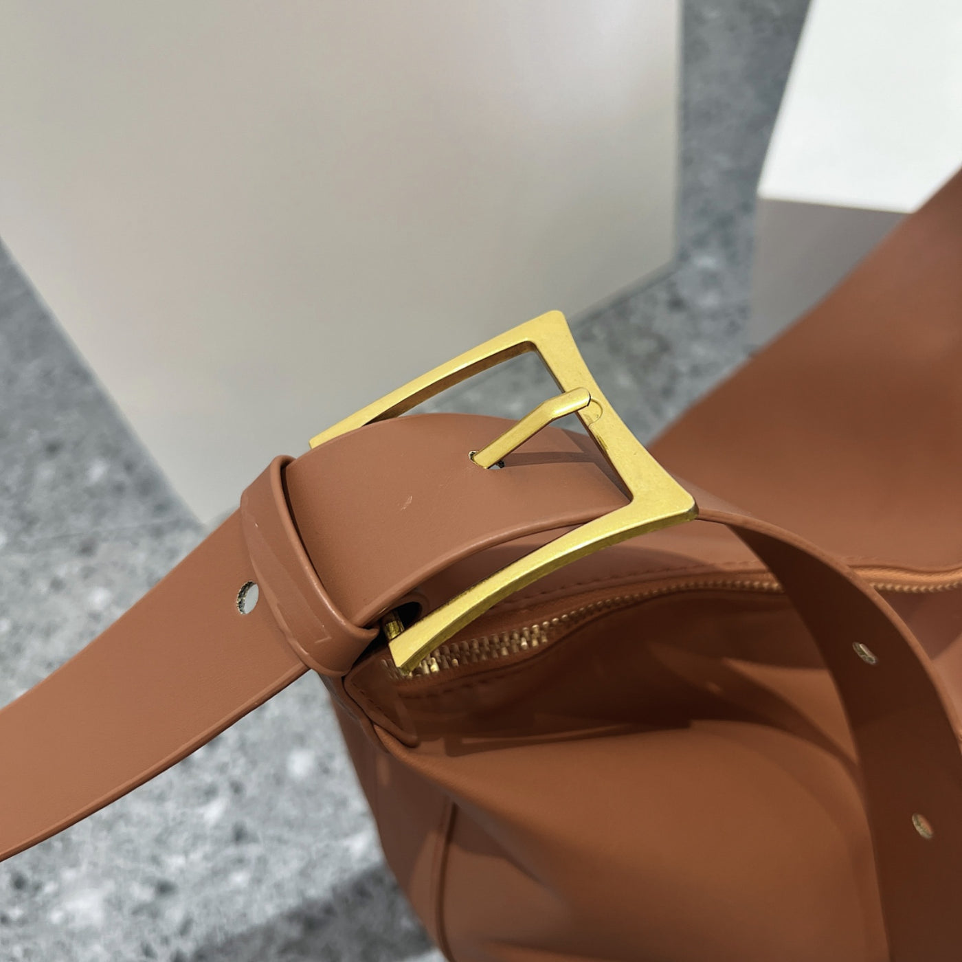 Chic Adjustable Strap PU Leather Handbag for Every Occasion