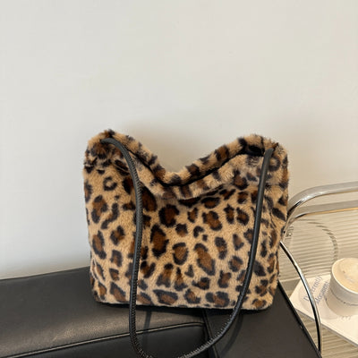 Chic Leopard Furry Shoulder Bag for Trendy Fashionistas