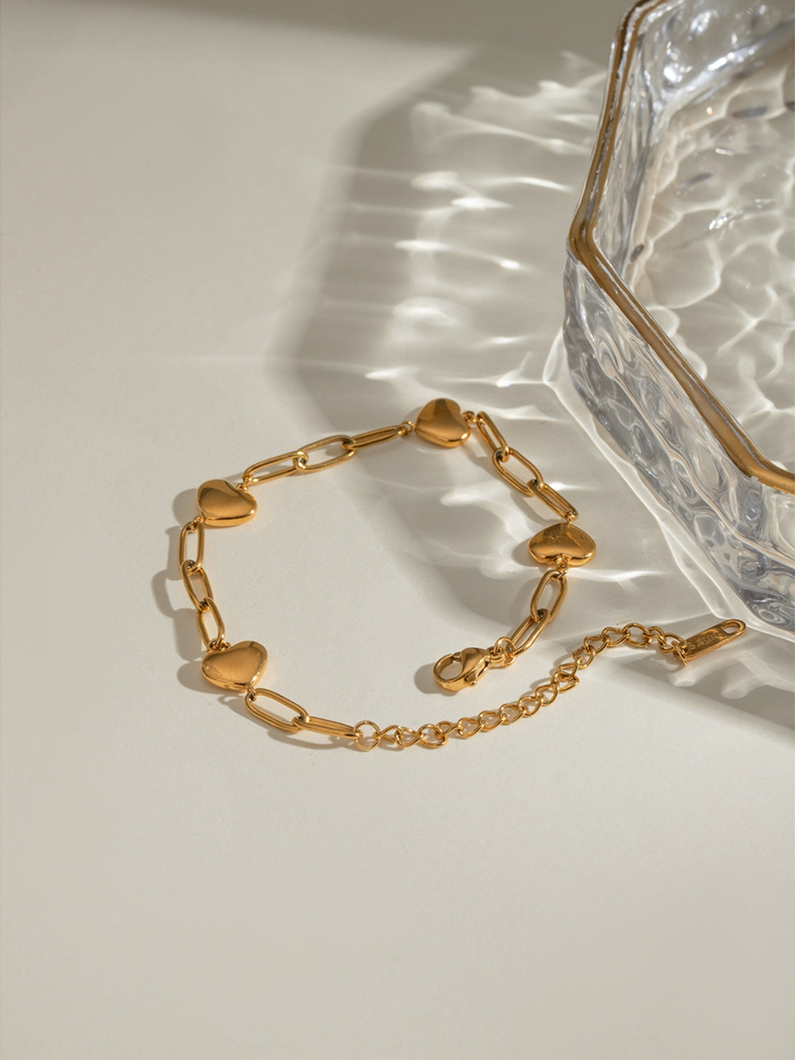 Chic 18K Gold-Plated Heart Bracelet with Adjustable Fit