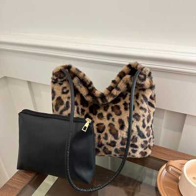 Chic Leopard Furry Shoulder Bag for Trendy Fashionistas