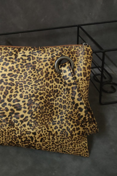 Trendy Leopard PU Leather Clutch for Stylish Outings