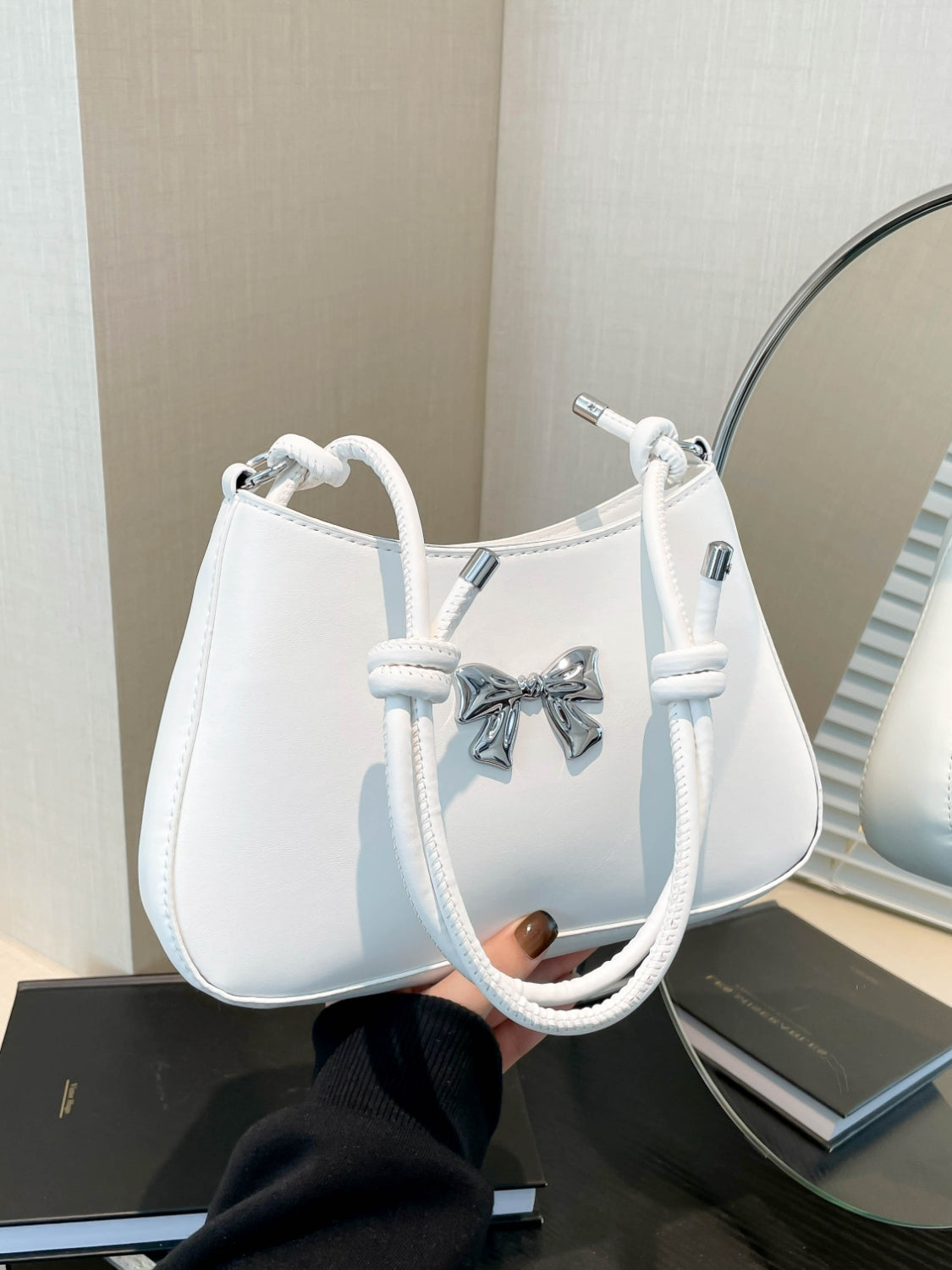 Chic Bow PU Leather Knotted Strap Handbag for Any Occasion