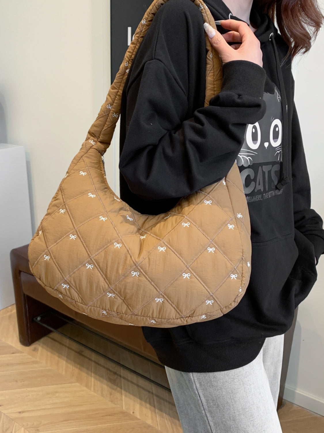 Chic Bow Polyester Shoulder Bag for Stylish Essentials