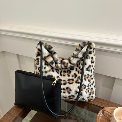 Chic Leopard Furry Shoulder Bag for Trendy Fashionistas
