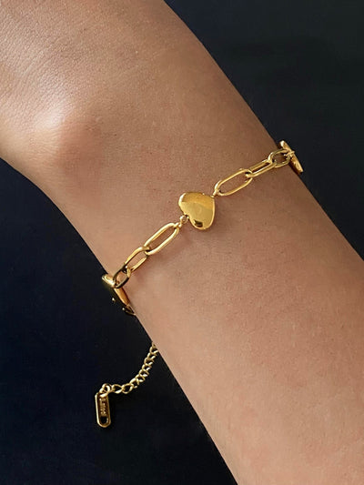 Chic 18K Gold-Plated Heart Bracelet with Adjustable Fit
