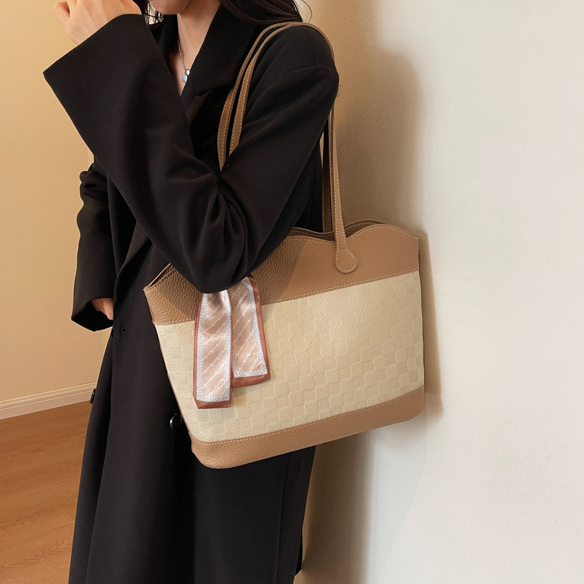 Stylish PU Leather Tied Contrast Tote Bag for Every Occasion