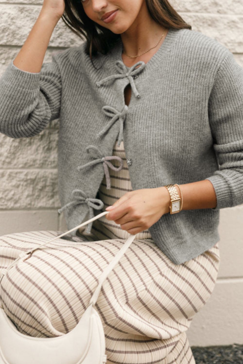 Chic Bow Round Neck Cardigan - Cozy, Elegant & Versatile Style