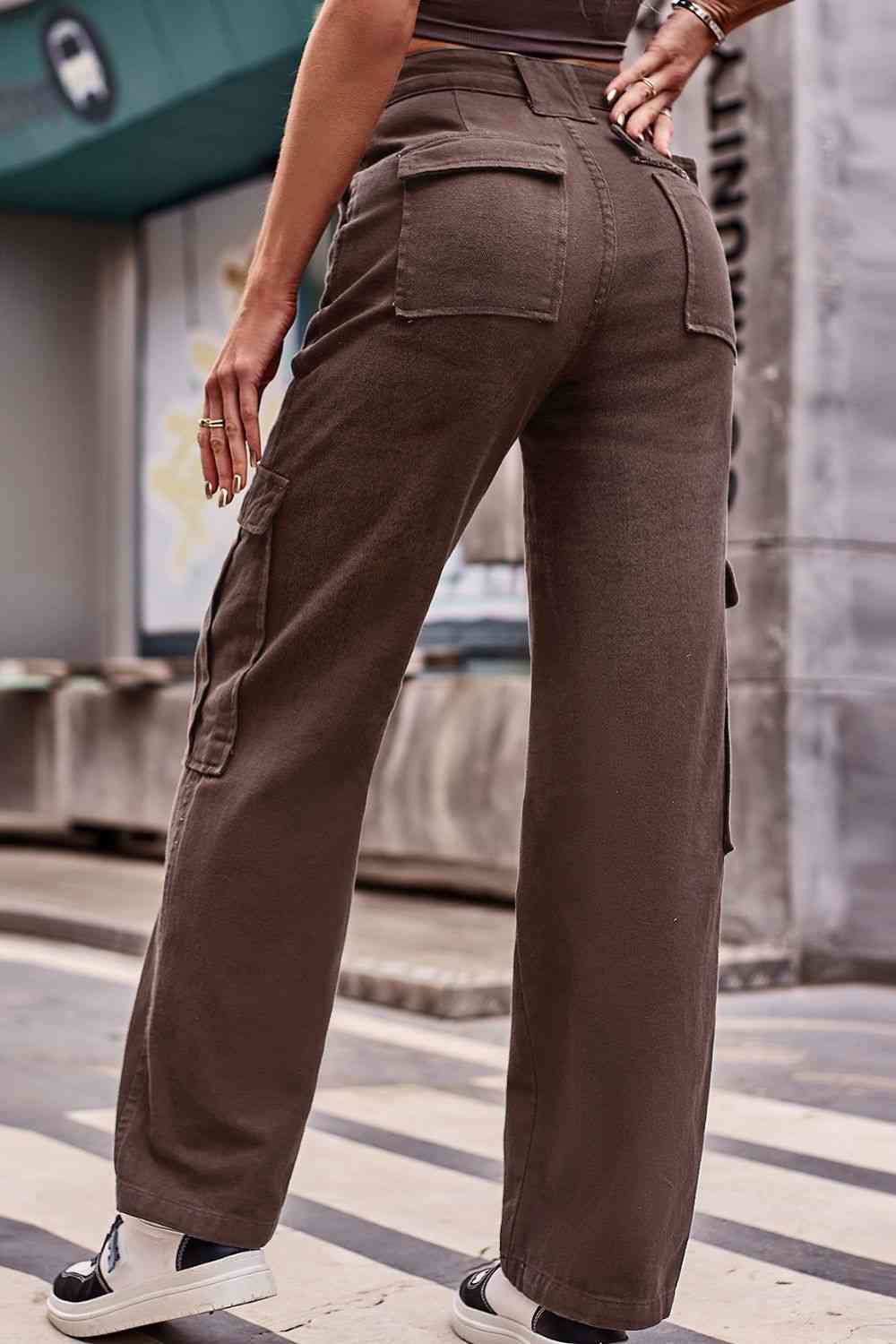 Trendy Buttoned High Waist Loose Fit Jeans with Pockets