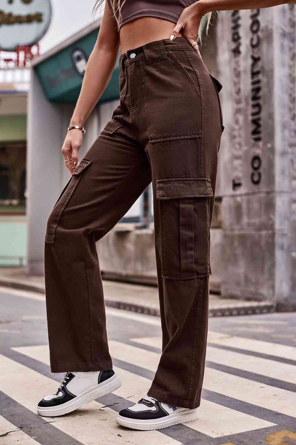 Trendy Buttoned High Waist Loose Fit Jeans with Pockets